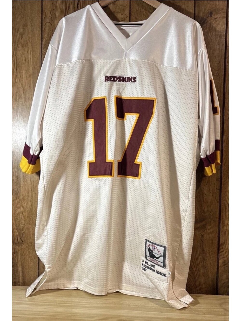 Mitchell & Ness D. Williams #17 Redskins Throwback Size 50 Jersey